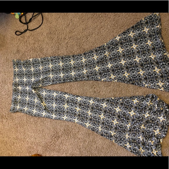 Volcom Pants - Volcom boho flare leggings